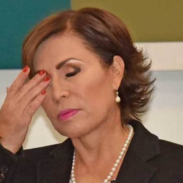 Rosario Robles da positivo a Covid; “no hacen pruebas en el penal”