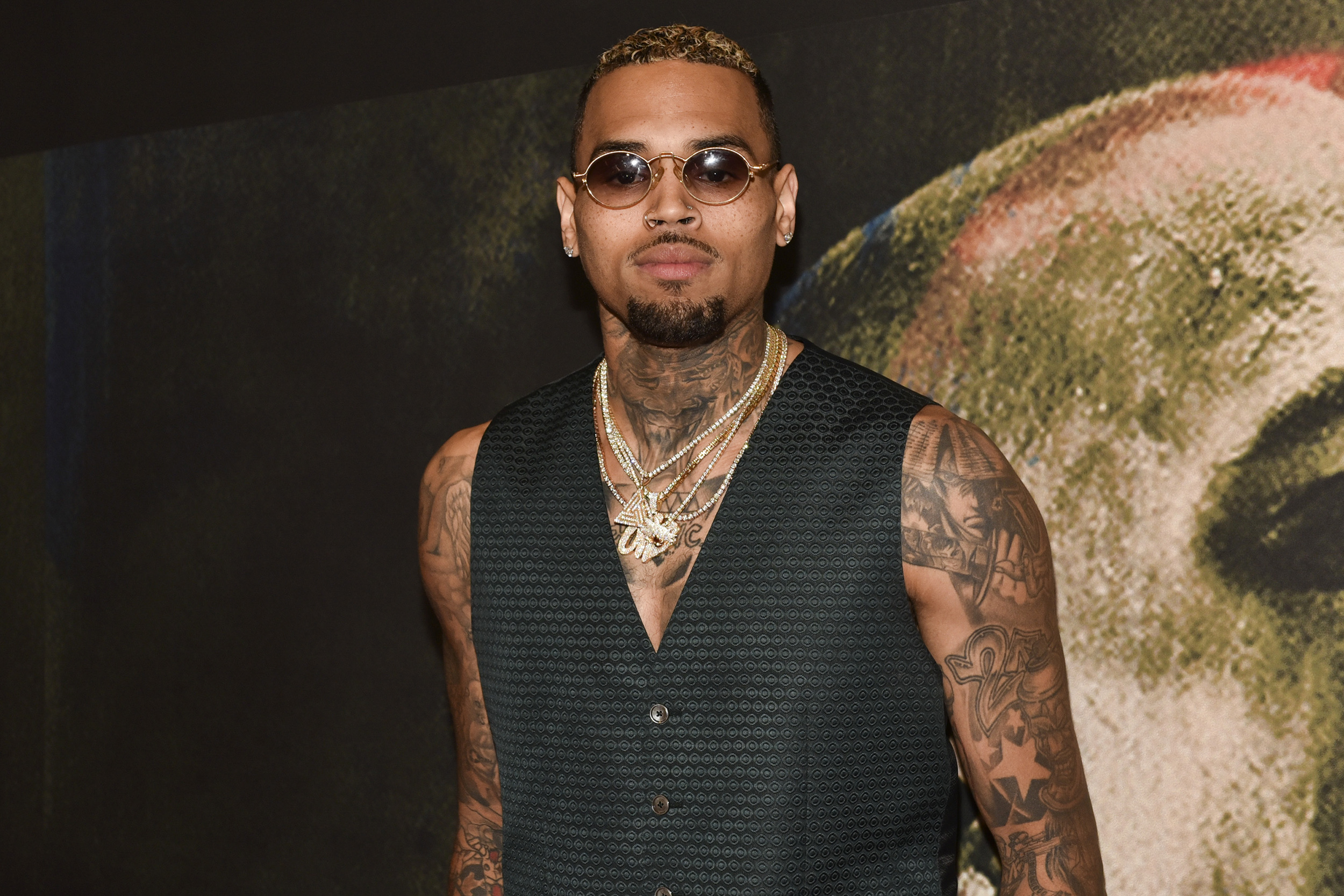 Chris Brown es demandado por drogar y violar a una mujer