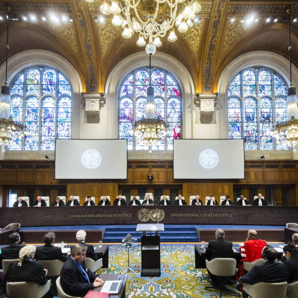 Acusan en La Haya a Calderón y EPN de crímenes de lesa humanidad