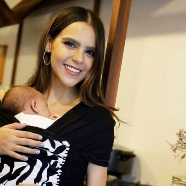 Critican a Yuya por "romantizar" la maternidad