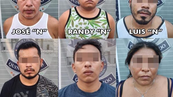 Detenidos por vender droga en un parque en Playa del Carmen.