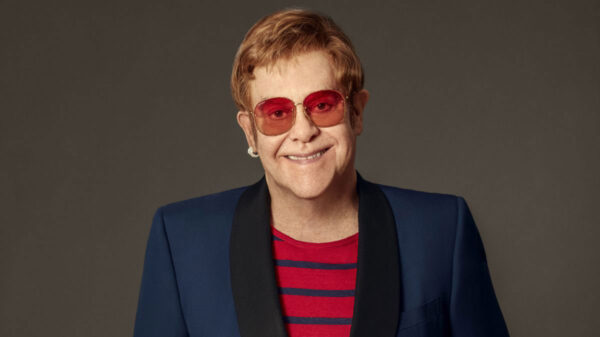 Elton John rinde tributo a Selena Quintanilla