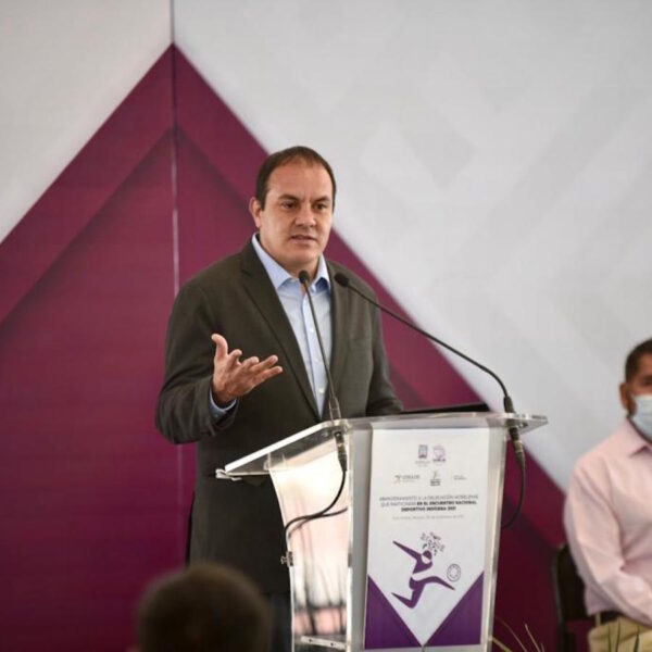 Cuauhtemoc Blanco se defiende tras aparecer en foto con narcos