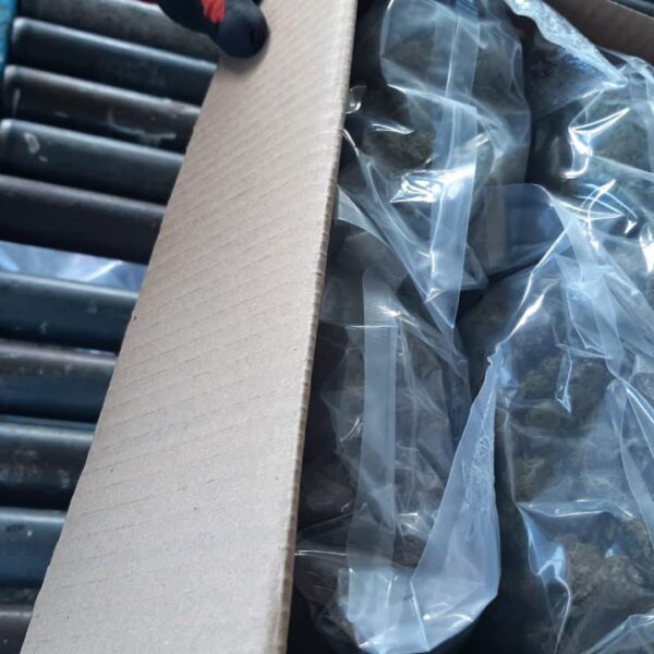 Aseguran paquetes con marihuana en el aeropuerto de Cancún.