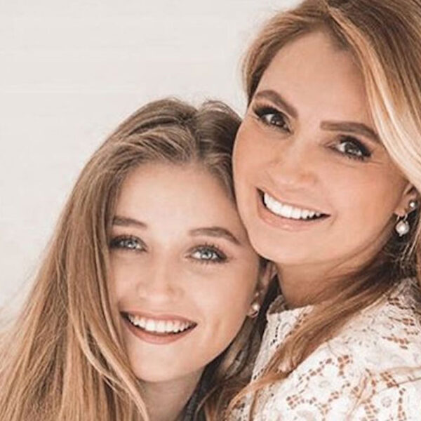 Hija de Angélica Rivera se defiende de críticas a sus axilas con vello