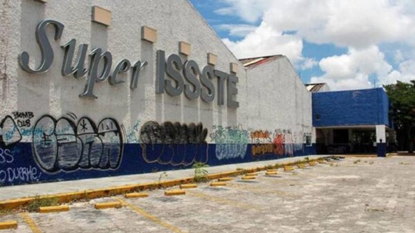 A revisión, el esquema de las tiendas del ISSSTE: AMLO