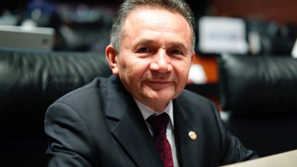 Da positivo a Covid-19 el senador José Luis Pech.