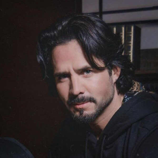 José Ron reflexiona lo difícil que fue su inicio en el espectáculo