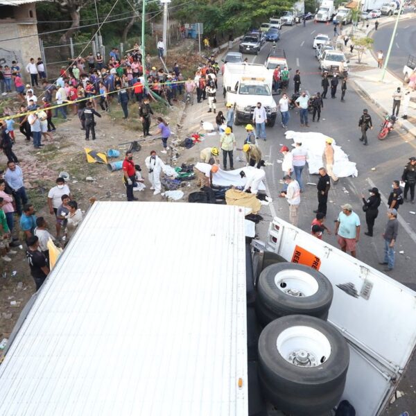 Entregan visa humanitaria a 78 inmigrantes sobrevivientes de trailazo.