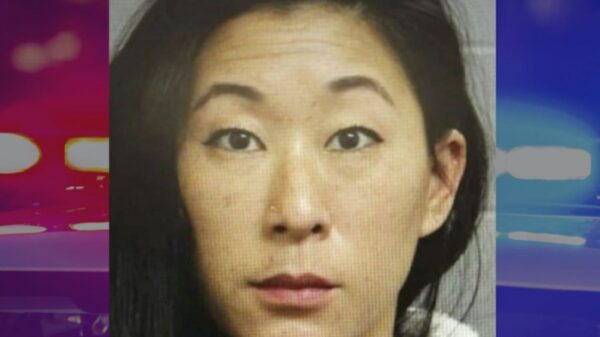 Madre deja solos a sus hijos por irse con el novio de vacaciones a otro estado