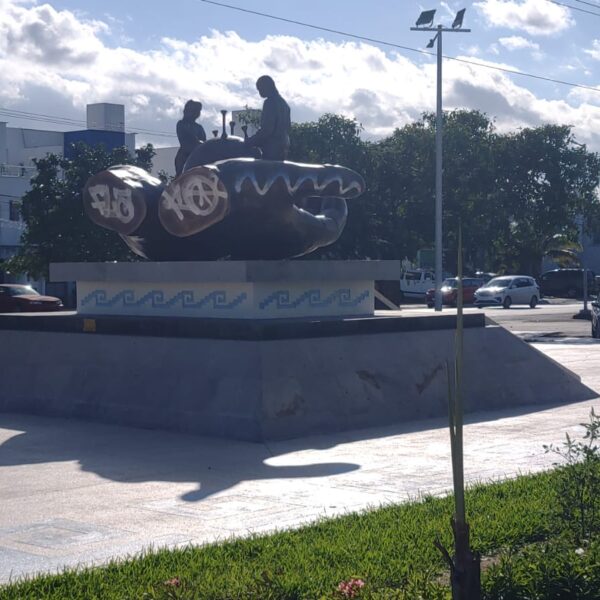 Vandalizan en Cancún monumento en honor a los médicos