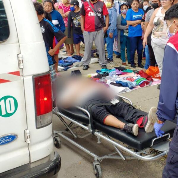 Apuñalan en Cancún a una mujer por resistirse a asalto