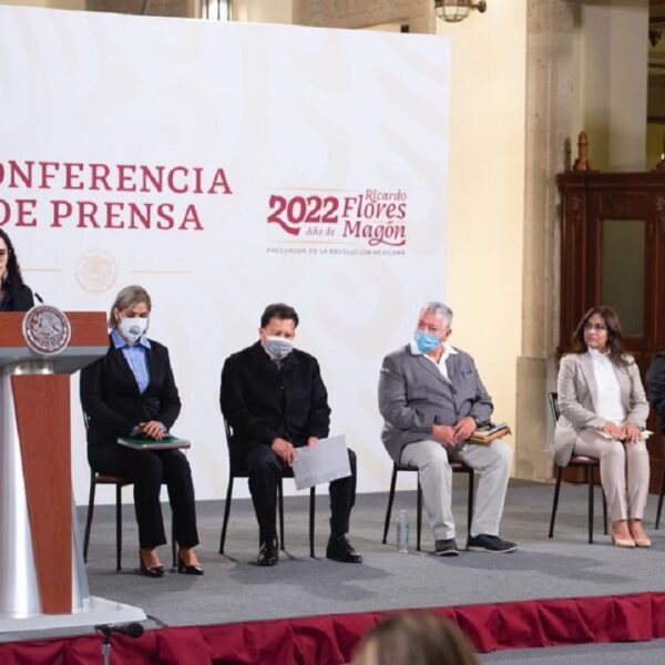 Petroleros a debate en la mañanera; acusan a grupo de Romero Deschamps