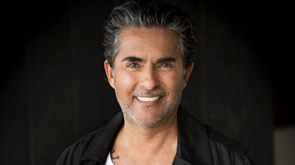 Raúl Araiza es captado paseando en Acapulco teniendo Covid-19