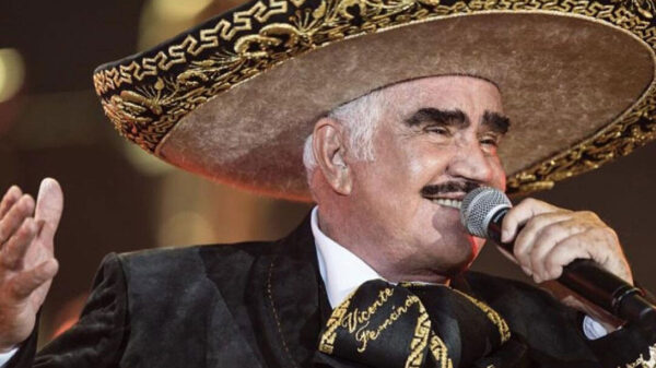 Televisa y Univision anuncian bioserie de Vicente Fernández
