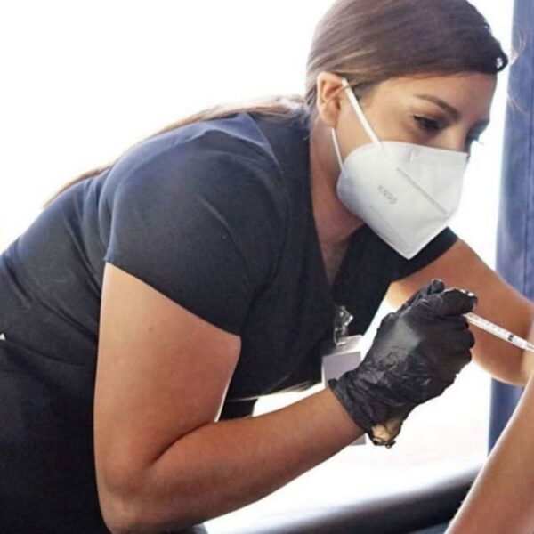 Recomienda la OMS vacunar a los niños menores de 12 años con Pfizer