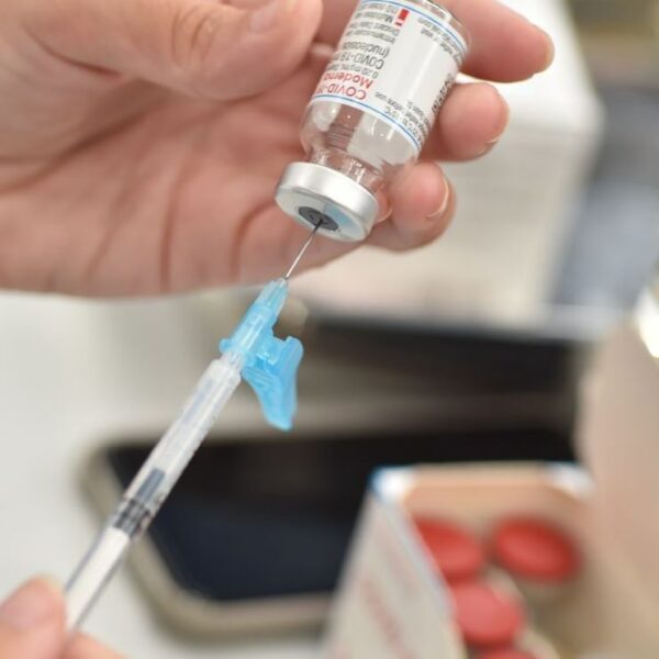 Moderna inicia ensayos clínicos para la vacuna contra el VIH