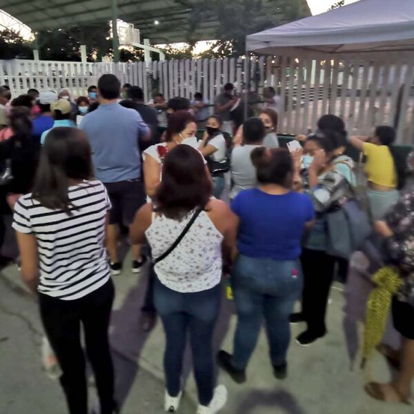 Reanuda Sesa vacunación a menores en Cancún