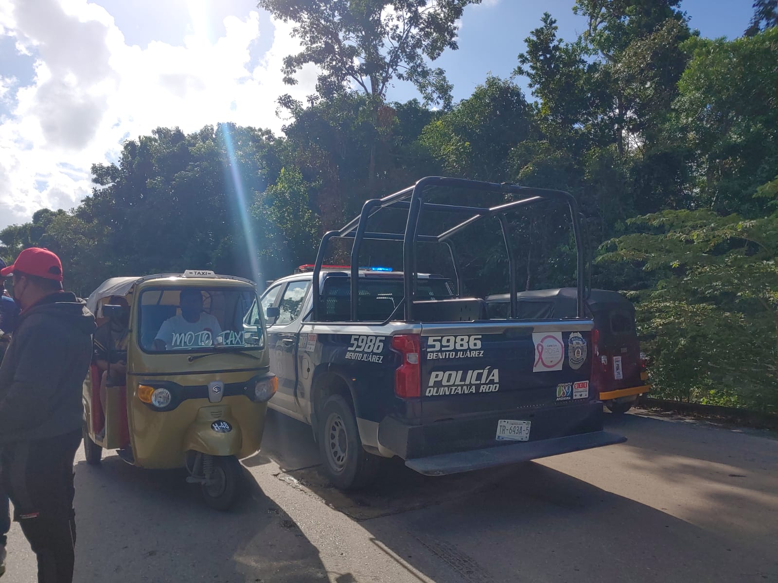 Estalla conflicto de mototaxistas en la Región 249 de Cancún (VIDEO; operadores de la CROC acusan a los de la FESOC de invadir su base.