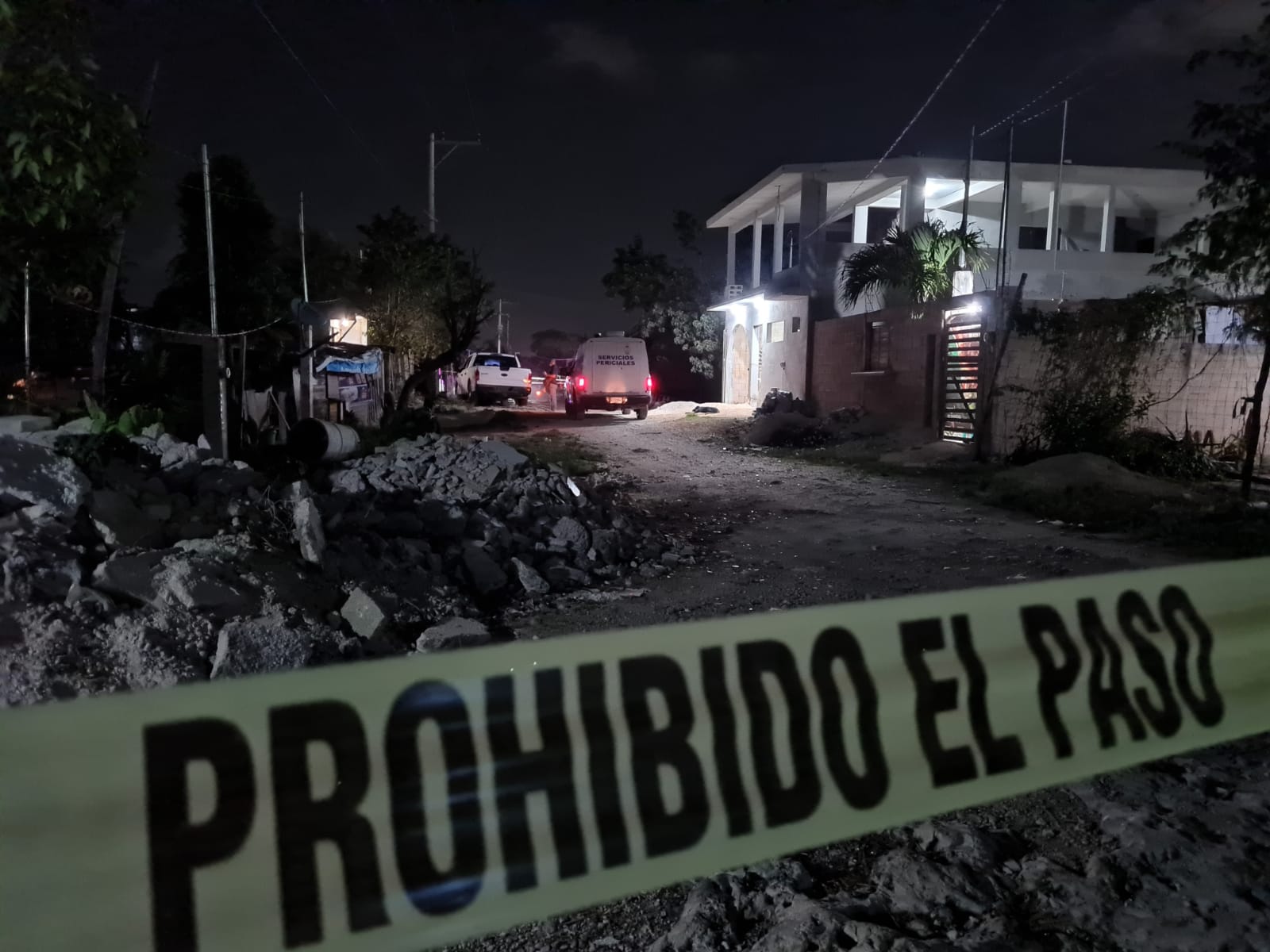 Balean a sujeto y ‘levantan’ a dos en el Pedregal; los hechos se registraron esta mañana en la colonia ubicada en la periferia de Cancún.