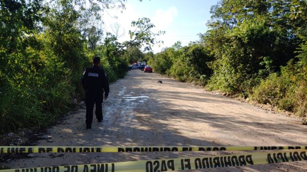 Hallan a sujeto muerto a machetazos en la colonia el Porvenir.