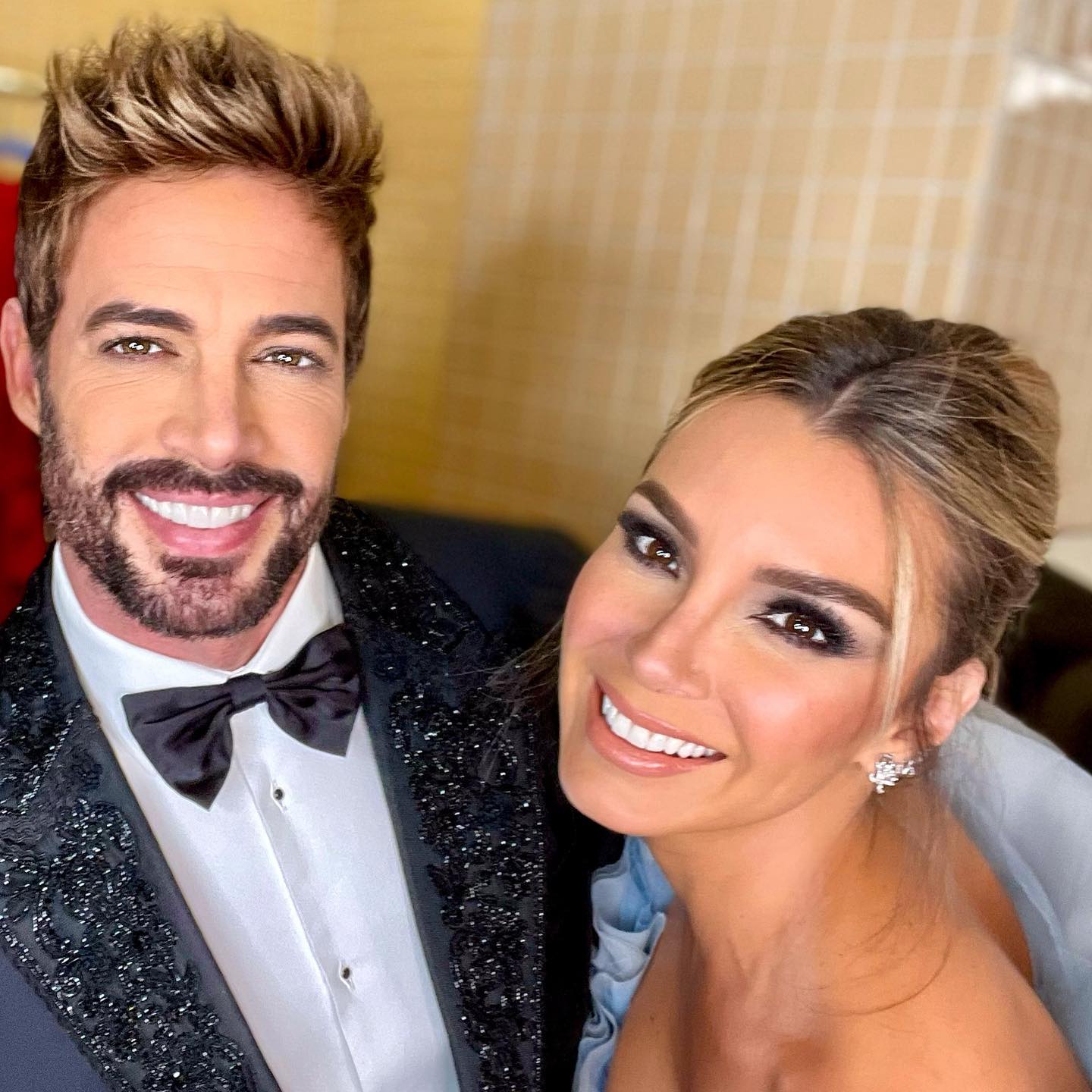 William Levy anuncia su separación con Elizabeth Gutiérrez y después ¡Lo borra!