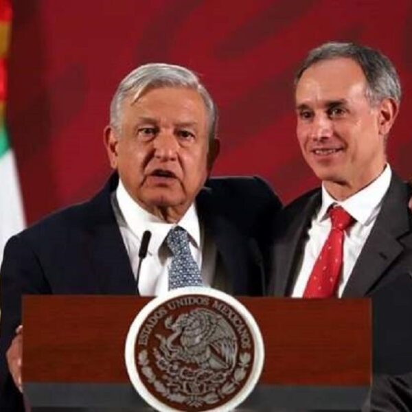 Defiende AMLO la labor de López-Gatell contra el Covid.