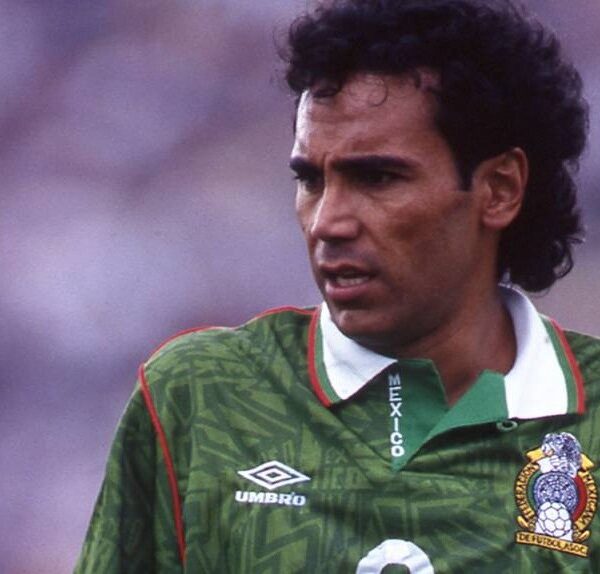 Hugo Sánchez: "si no fuera mexicano sería campeón del mundo"