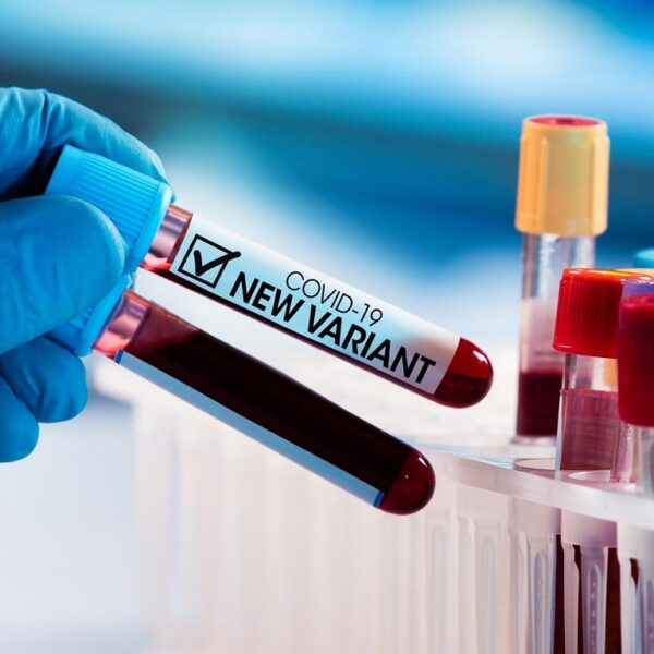 Confirma el gobernador Carlos Joaquín presencia del Ómicron en Quintana Roo.