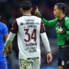 Liga MX: Árbitro se da a respetar y le grita a futbolista (video)