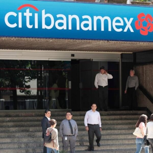 Frena juez civil de la CdMx la venta de Banamex.
