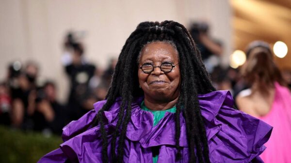 Whoopi Goldberg da positivo a Covid-19, tiene "muy, muy leves"