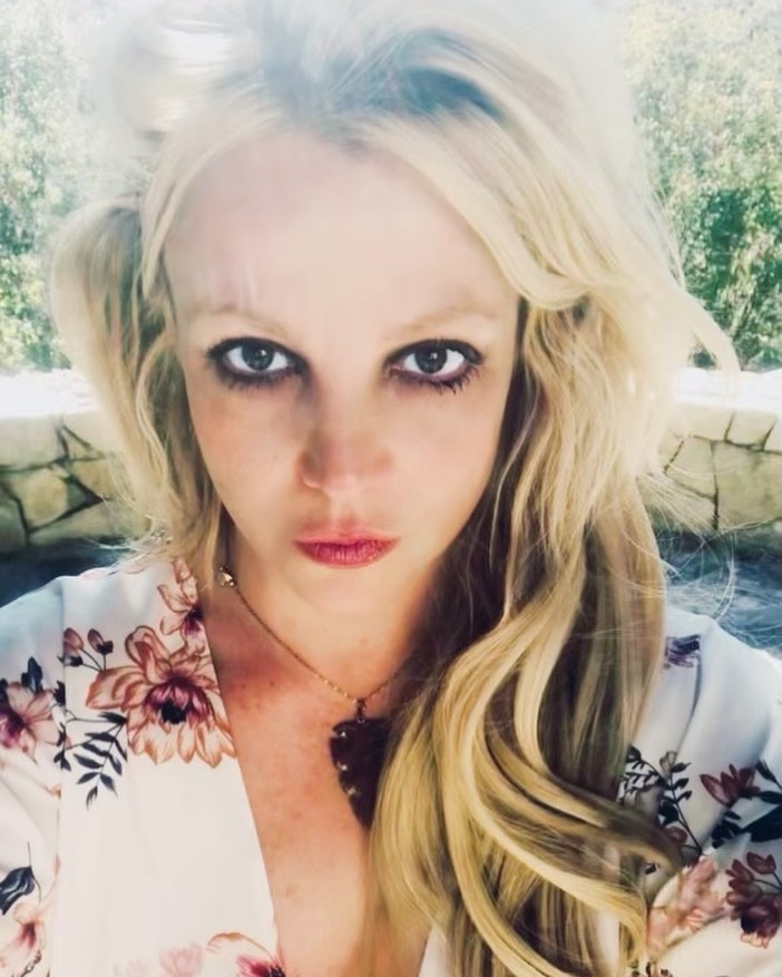 ¡AL NATURAL! Britney Spears se deja ver sin nada de ropa