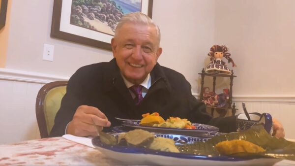 “No se hagan rosca”; celebra AMLO Día de la Candelaria