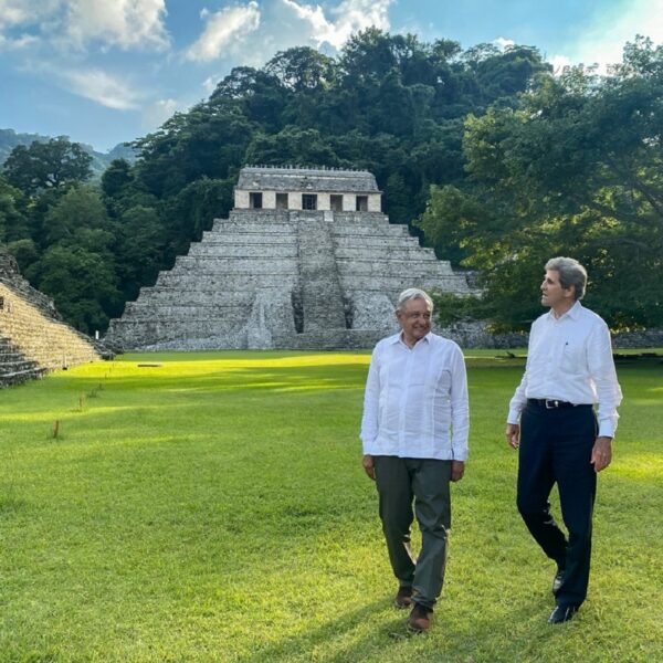Plantea AMLO coordinar con EU uso de energía limpias