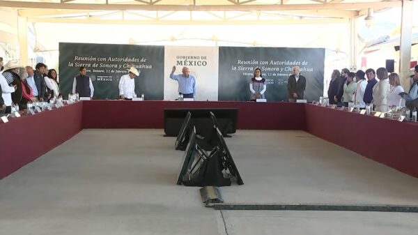 “Mantendrán y aumentarán programas sociales”, compromiso de AMLO