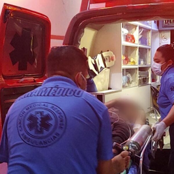 Balean en Cancún a joven en su propio domicilio de Corales