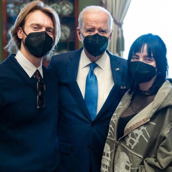 Billie Eilish visitan a Joe Biden en la Casa Blanca