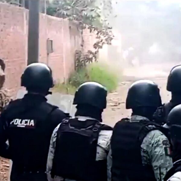 Nuevo enfrentamiento entre maestros y la GN en Michoacán