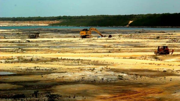 Proponen a Calica y Legacy Vulcan cambiar a turismo en la Riviera Maya