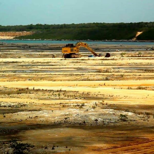 Proponen a Calica y Legacy Vulcan cambiar a turismo en la Riviera Maya