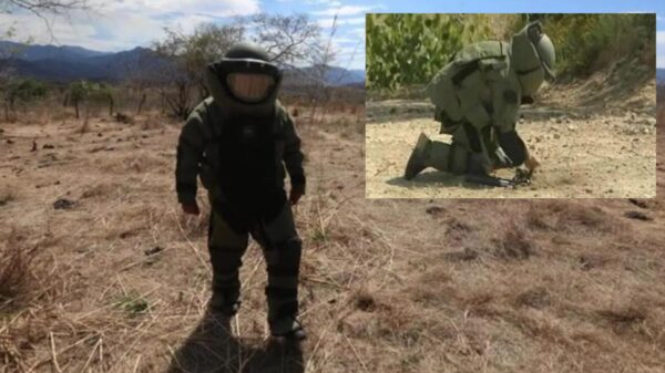 Unidad anti bombas de Sedena desactiva campos minados por el CJNG en Michoacán