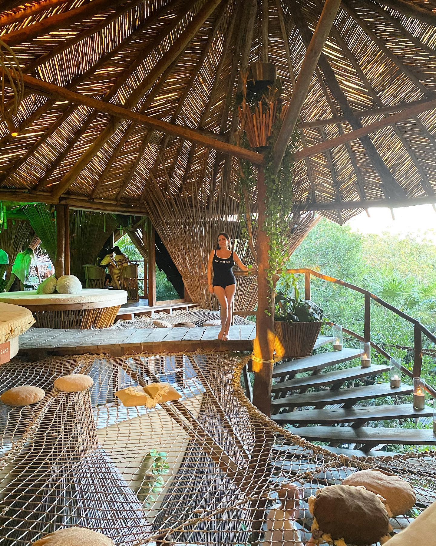 Celia Lora presume su figura en playas de Cancún y Tulum