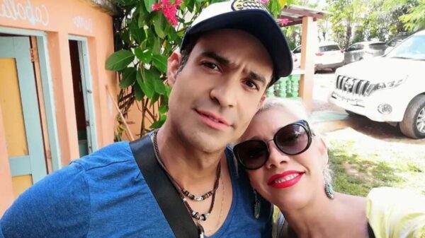 Cynthia Klitbo anuncia el fin de su romance con Juan Vidal