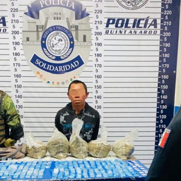 Sujeto con 340 dosis de droga cae en filtro de Playa del Carmen.