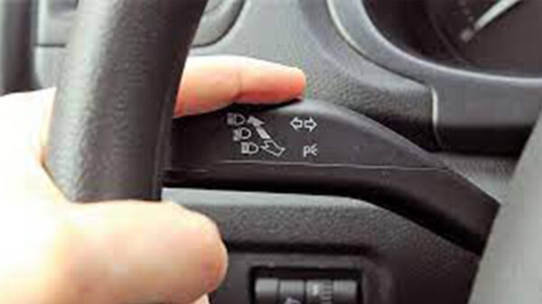 No usar las direccionales de tu auto puede costarte caro