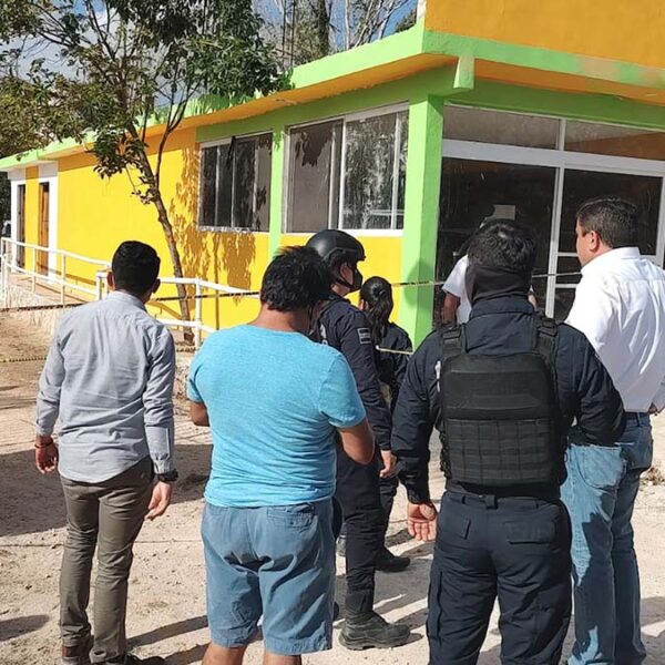 Ejecutan a balazos a tres personas en Puerto Morelos