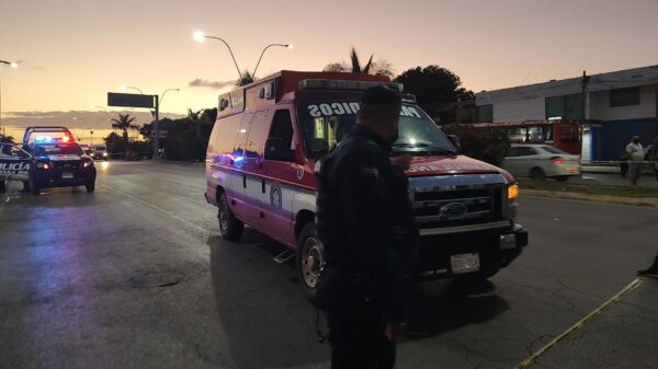 Ejecutan a balazos en Cancún a una persona en avenida principal