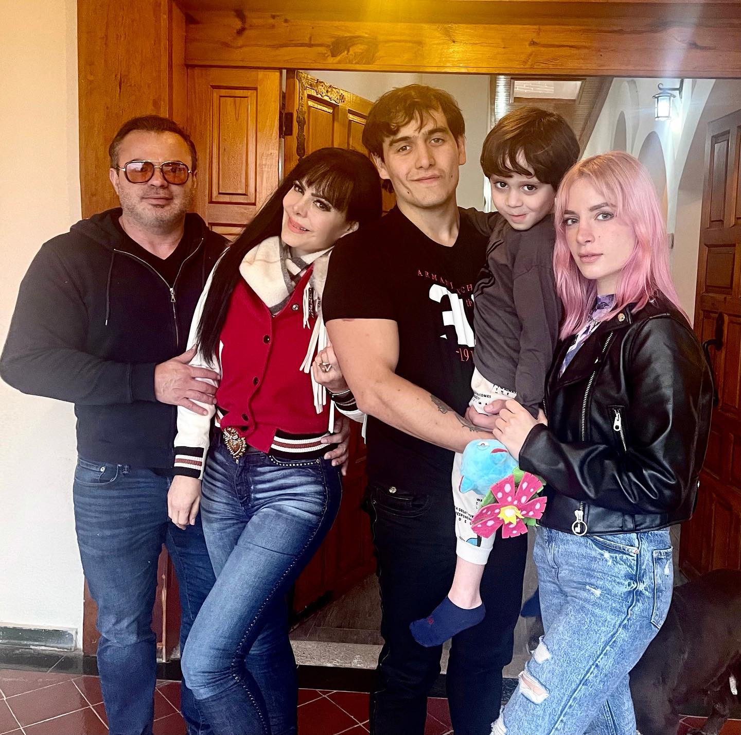 ¿Julián Figueroa recayó en el alcohol? Maribel Guardia lo confirma