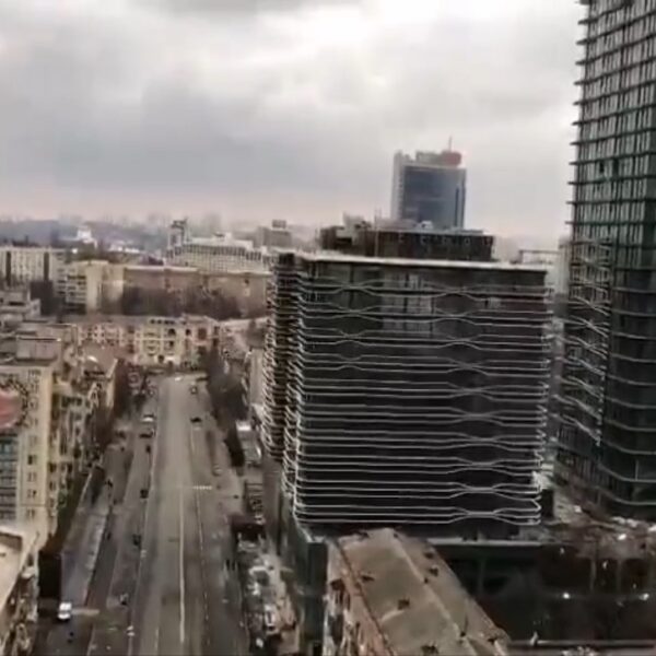 Estallido en edificio contiguo a embajada de México en Kiev